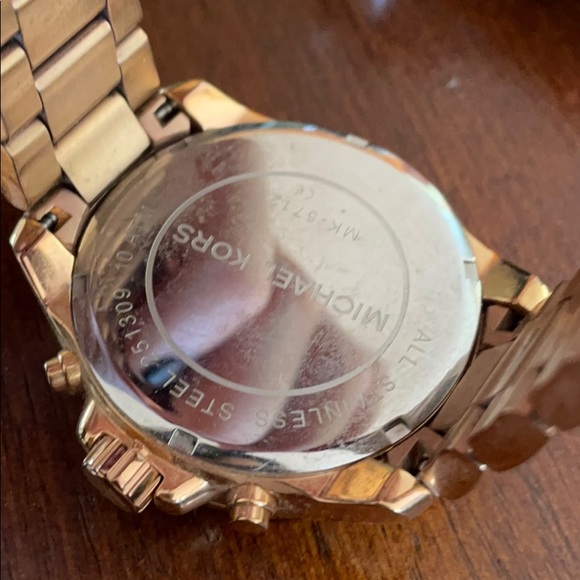 Gold Michael Kors Watch - Picture 6 of 7